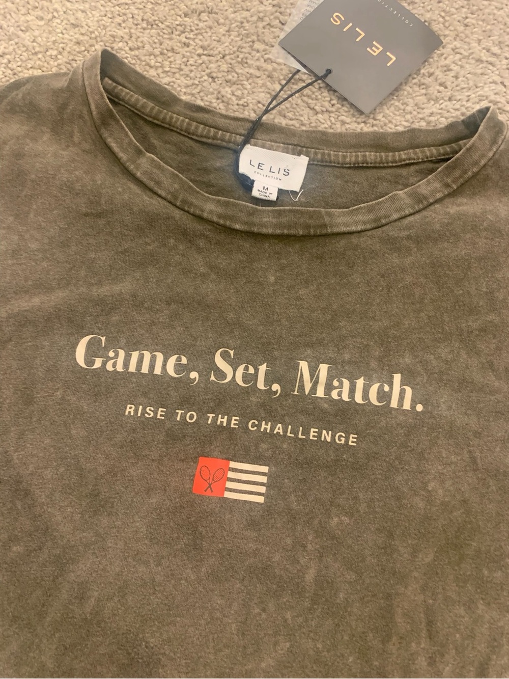 Le Lis Khaki Acid Wash Tennis Game Set Match Graphic Tee Size Medium NWT - Picture 3 of 3